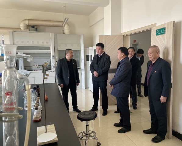 酒泉市政府黨組成員、副市長哈里別克來敦煌種業(yè)調(diào)研指導(dǎo)工作